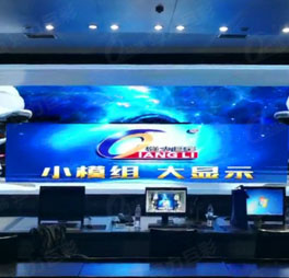 大興安嶺XX學(xué)校多媒體教室室內(nèi)Q1.8H    20m2